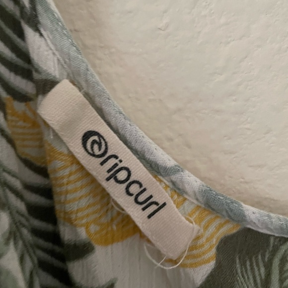 Ripcurl top - Picture 2 of 2